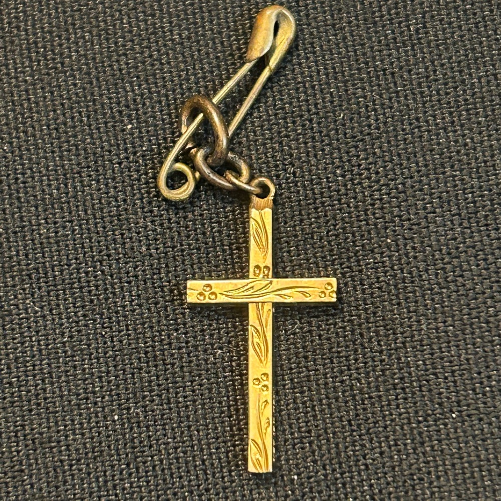 vintage 1/20 12K gold-filled SIGNED cross pendant